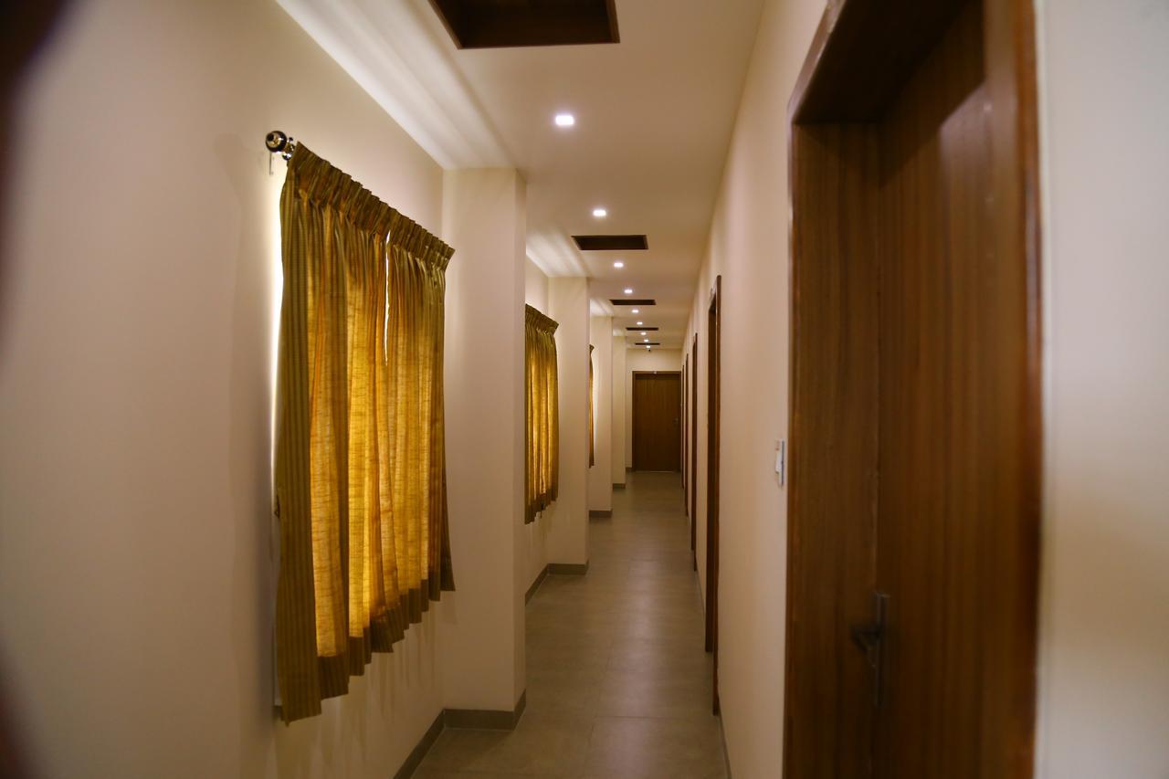 Hotel Gokulgrande Ероде Екстериор снимка
