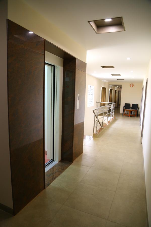 Hotel Gokulgrande Ероде Екстериор снимка