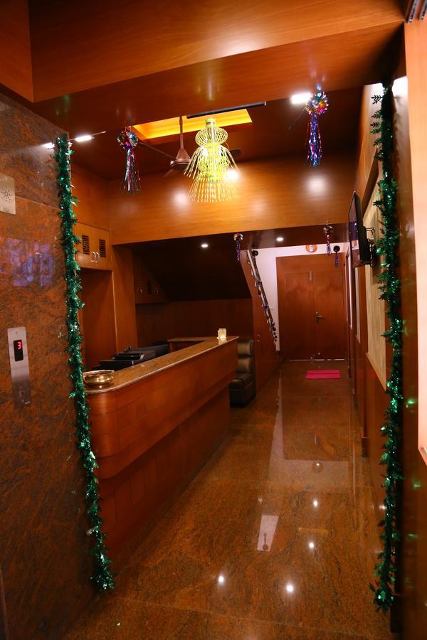 Hotel Gokulgrande Ероде Екстериор снимка