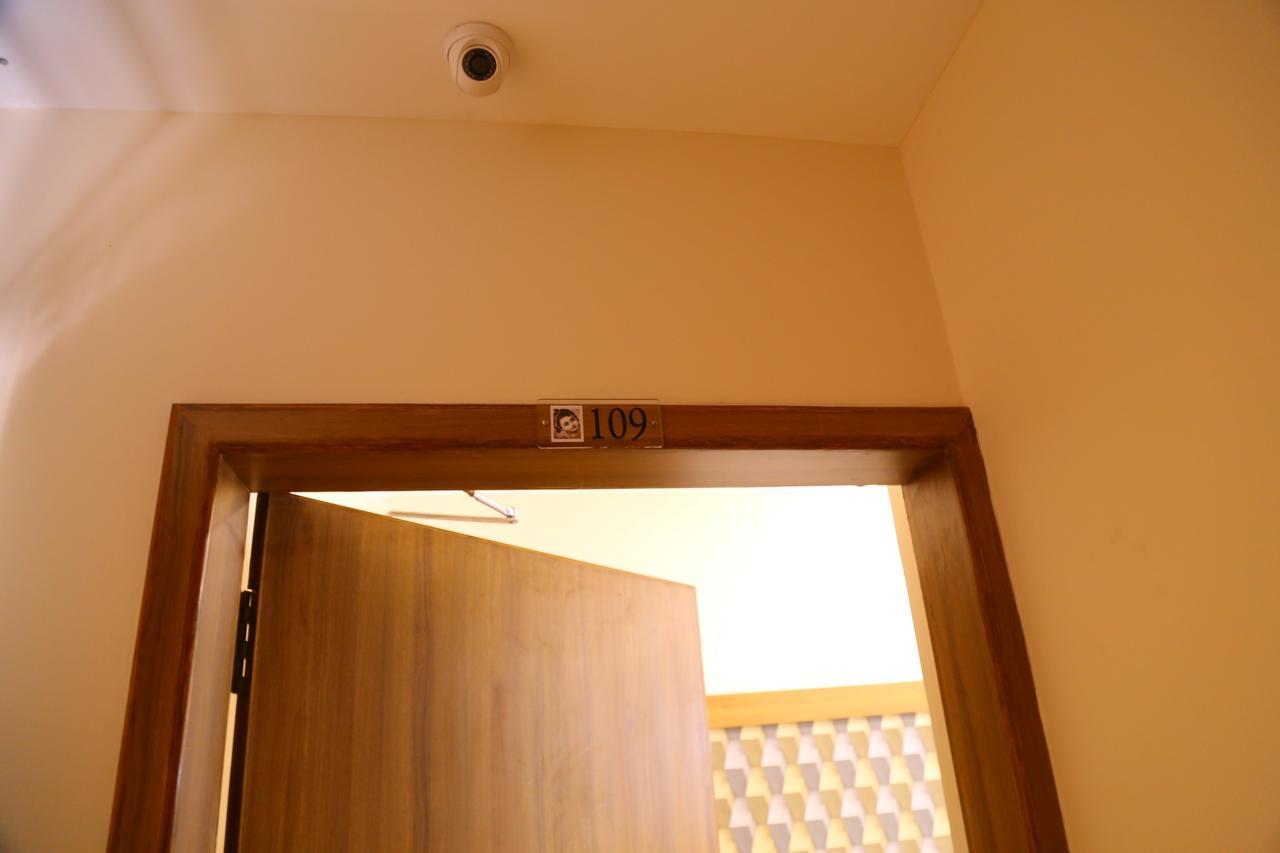 Hotel Gokulgrande Ероде Екстериор снимка